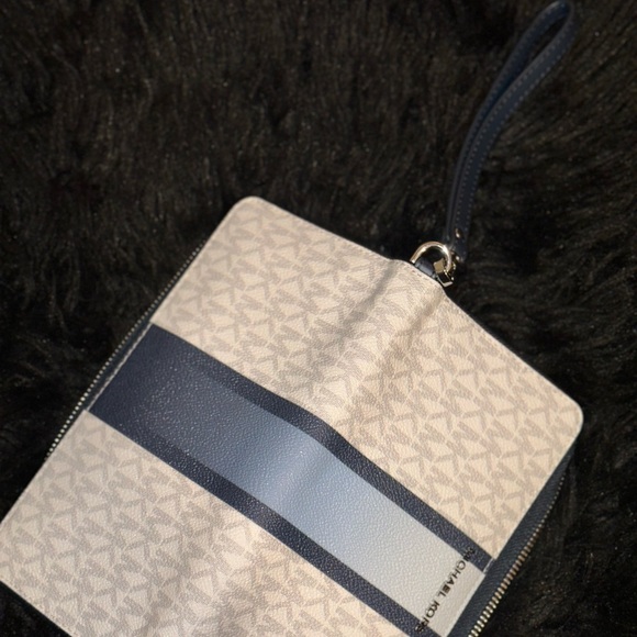 MICHAEL KORS WALLET - Picture 4 of 9